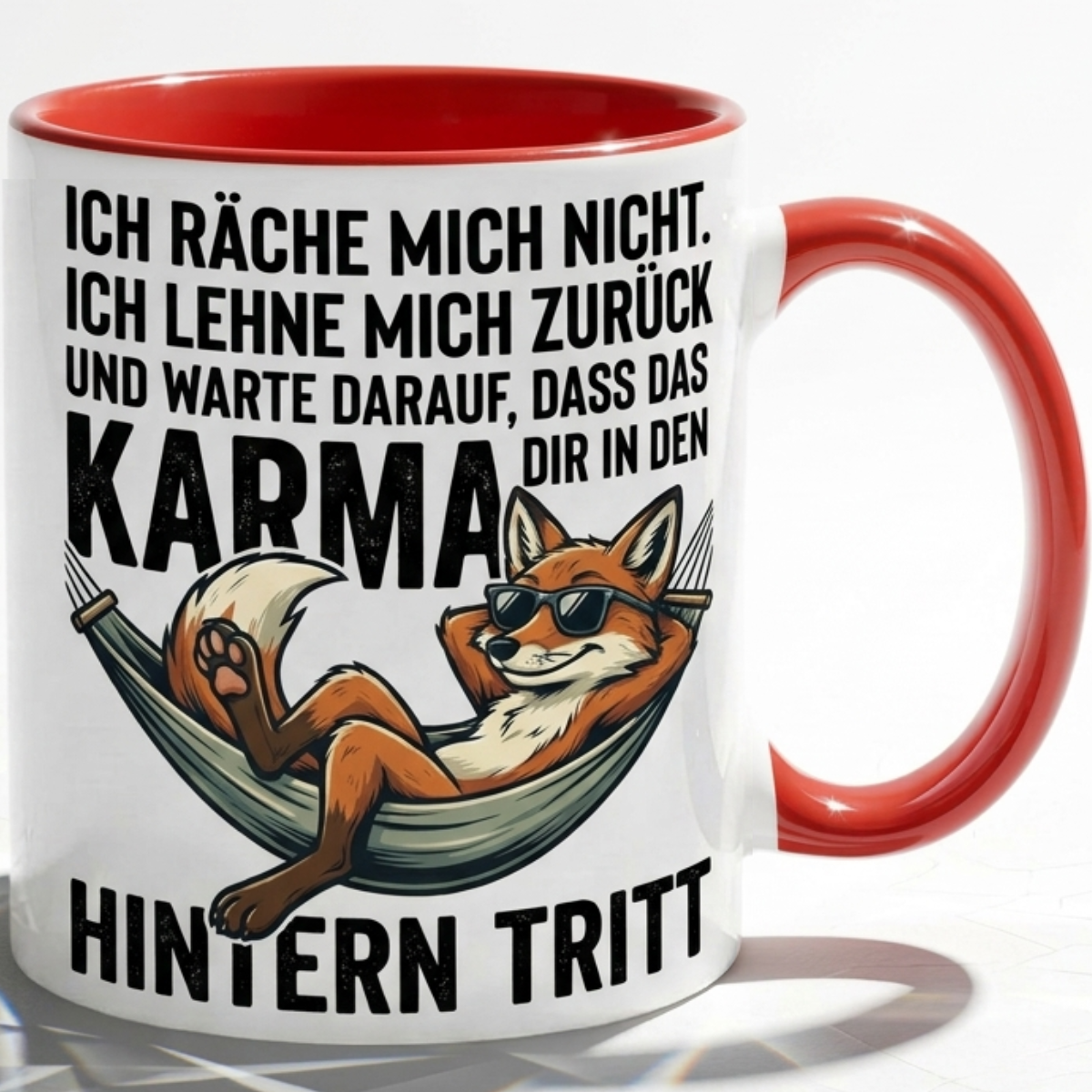 Lustige Fuchs Tasse Spruch Ich räche mich nicht Karma regelt das Hintern Tritt – Witzige Kaffeetasse Büro Arbeit Job Humor Sarkasmus – Geschenk Kollegen Chef – Keramik Becher 330ml