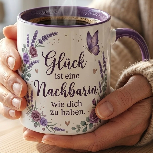 Nachbarin Tasse Spruch Glück ist eine Nachbarin wie dich zu haben – Geschenk Nachbarschaft Geburtstag Danke Abschied Umzug Einzug – Kaffeetasse Lavendel Blumen – Keramik Becher Weiß Lila 330ml
