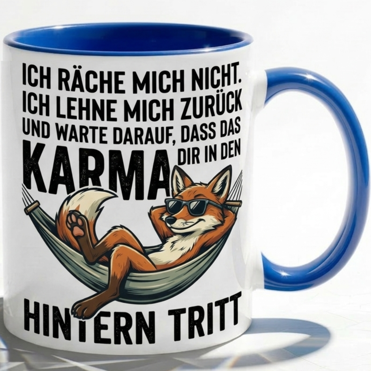 Lustige Fuchs Tasse Spruch Ich räche mich nicht Karma regelt das Hintern Tritt – Witzige Kaffeetasse Büro Arbeit Job Humor Sarkasmus – Geschenk Kollegen Chef – Keramik Becher 330ml