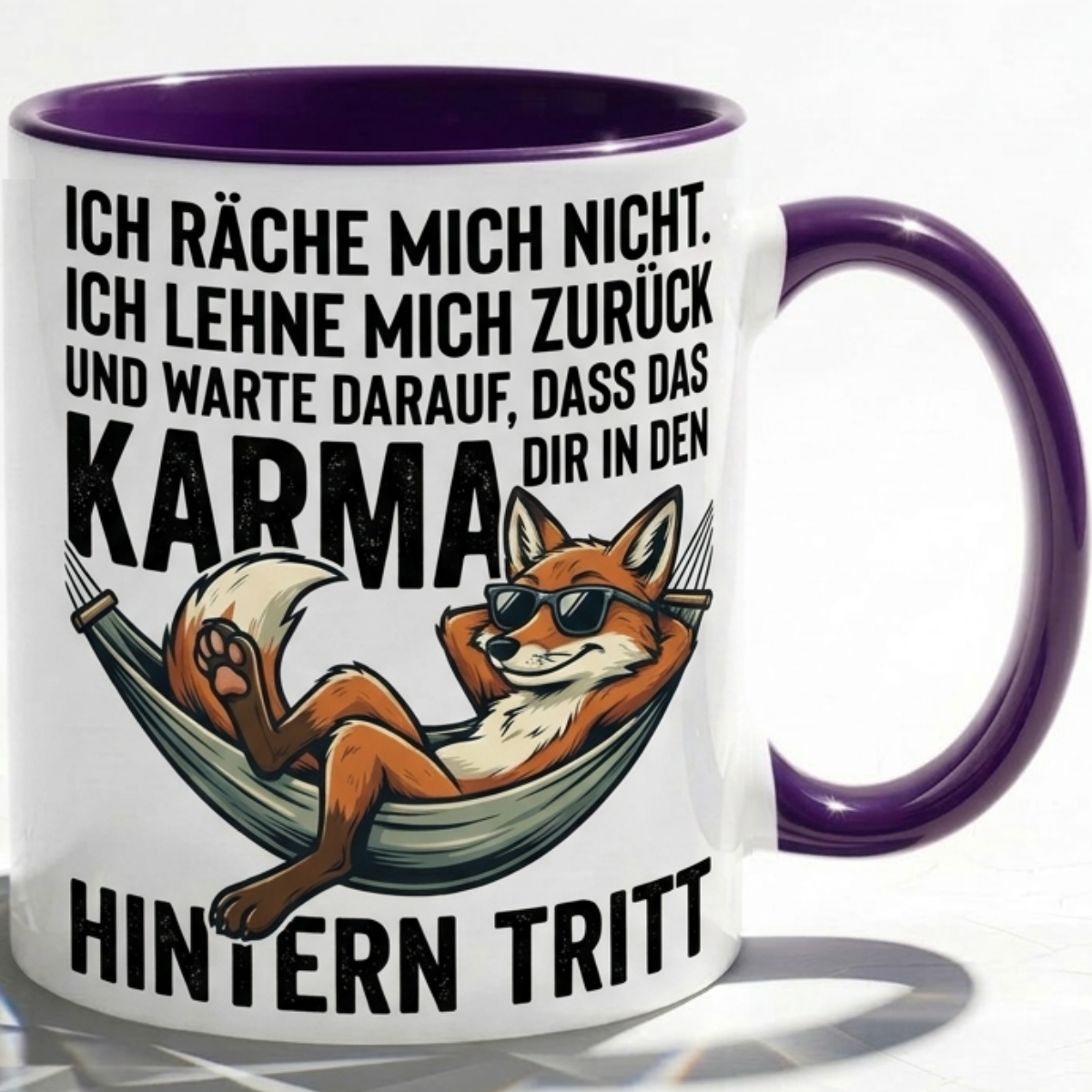 Lustige Fuchs Tasse Spruch Ich räche mich nicht Karma regelt das Hintern Tritt – Witzige Kaffeetasse Büro Arbeit Job Humor Sarkasmus – Geschenk Kollegen Chef – Keramik Becher 330ml