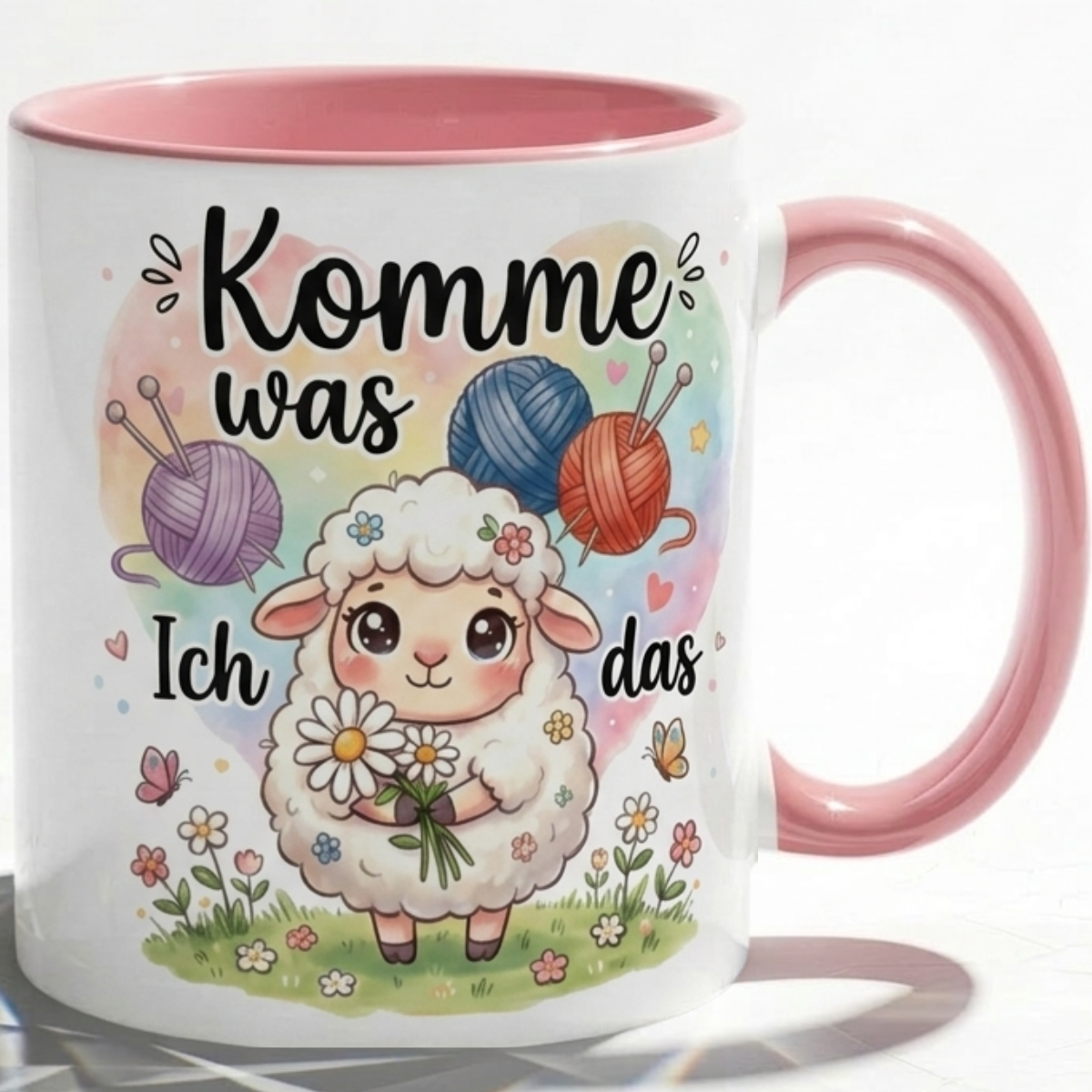 Lustige Schaf Tasse Spruch Komme was wolle Ich schaf das – Witzige Kaffeetasse Stricken Häkeln Wolle Handarbeit Motiv – Geschenk Freundin Geburtstag Mutmacher – Keramik Becher 330ml