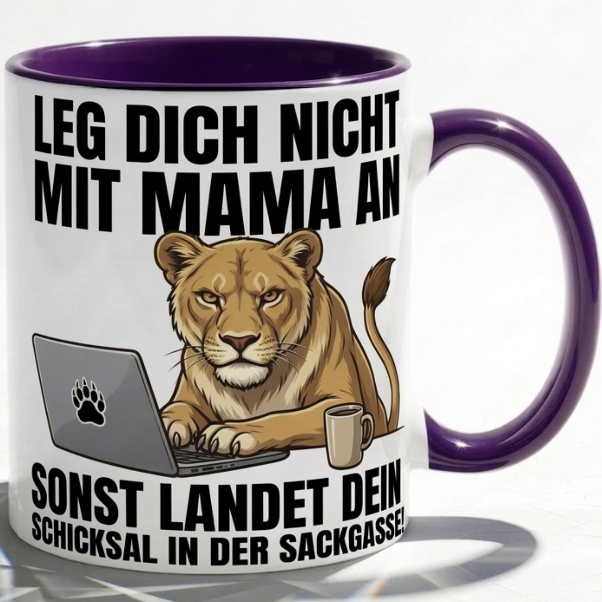 Lustige Löwin Tasse Spruch Leg dich nicht mit Mama an sonst landet dein Schicksal in der Sackgasse – Geschenk für Mutter Muttertag Geburtstag Büro Arbeit – Kaffeetasse Keramik Becher 330ml