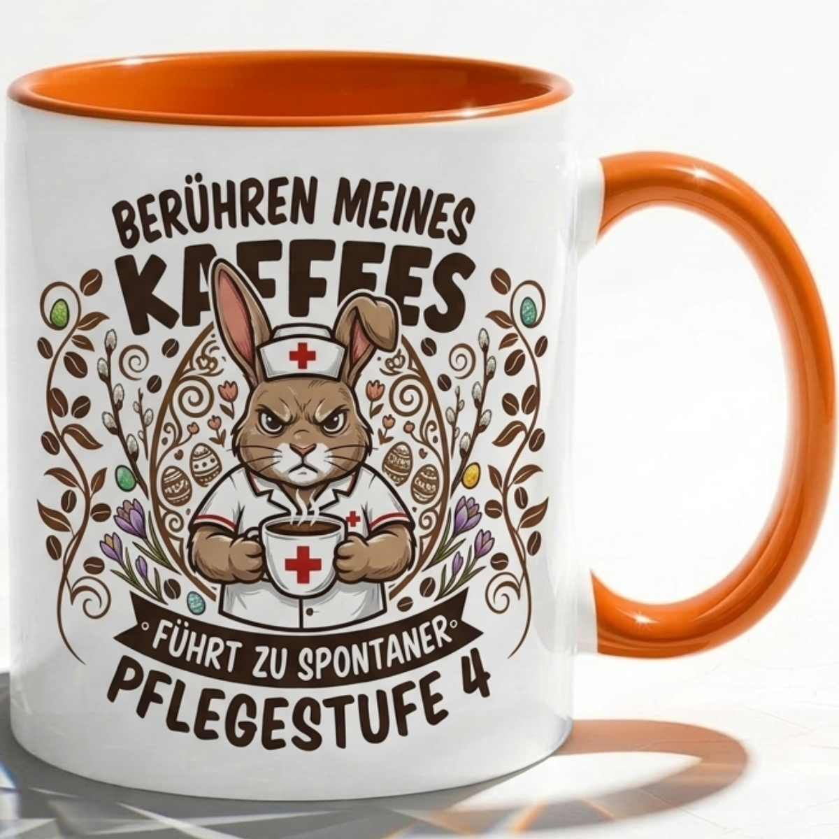 Pflege Tasse Spruch Berühren meines Kaffees führt zu spontaner Pflegestufe 4 – Witzige Kaffeetasse Krankenschwester Altenpflege Beruf Humor – Geschenk Kollegen – Keramik 330ml