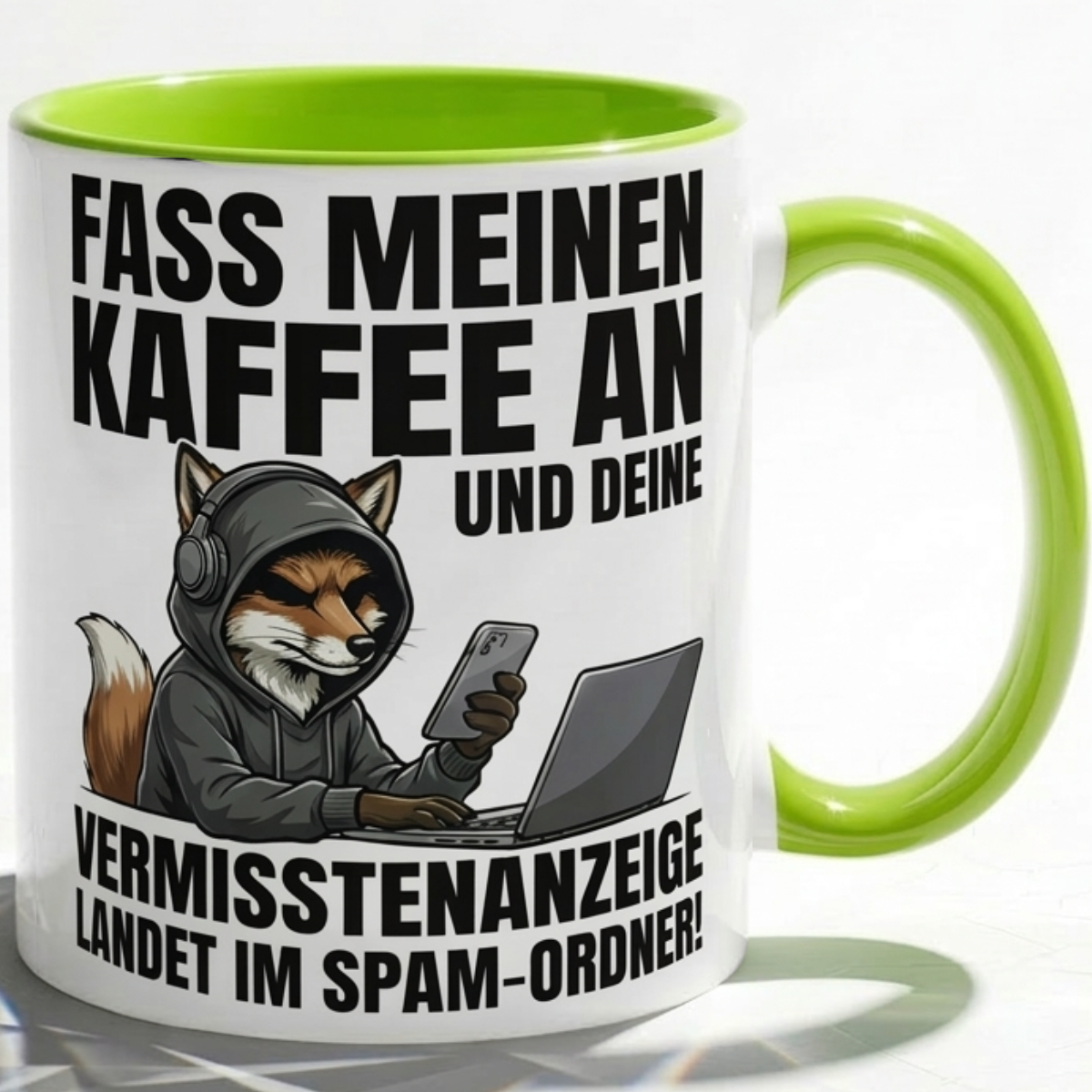 Fuchs Tasse Spruch Fass meinen Kaffee an Vermisstenanzeige landet im Spam-Ordner – Witzige Kaffeetasse Büro Arbeit Job IT Hacker Humor – Geschenk Kollegen – Keramik Becher 330ml