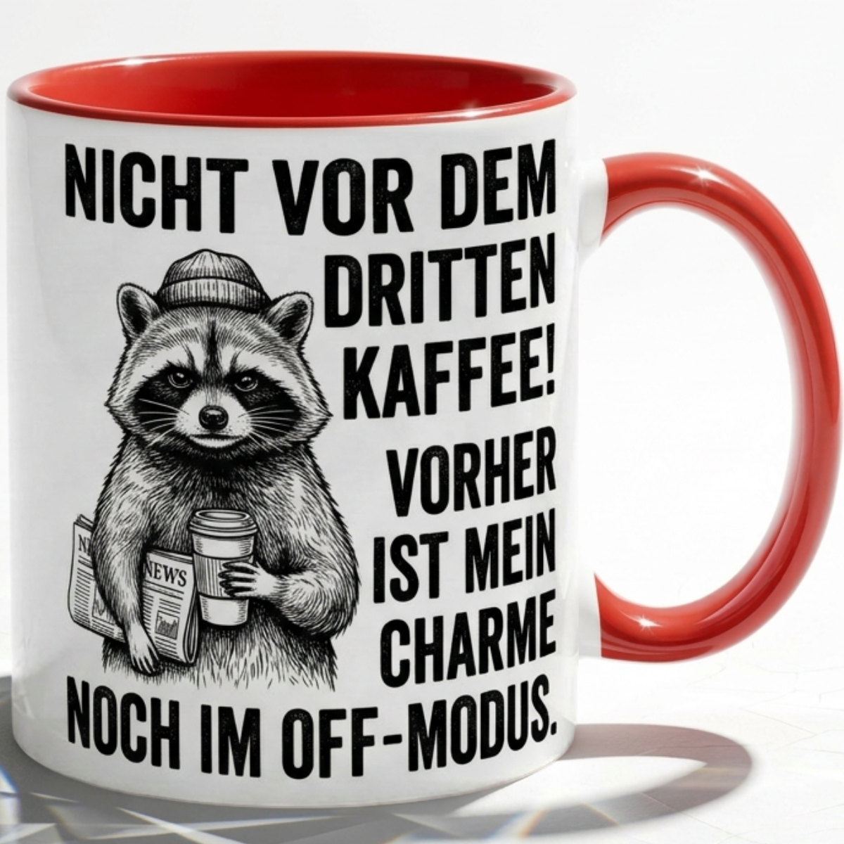 Waschbär Tasse Spruch Nicht vor dem dritten Kaffee Vorher Charme im Off-Modus – Witzige Kaffeetasse Büro Arbeit Job Humor Morgenmuffel – Geschenk Kollegen – Keramik Becher 330ml
