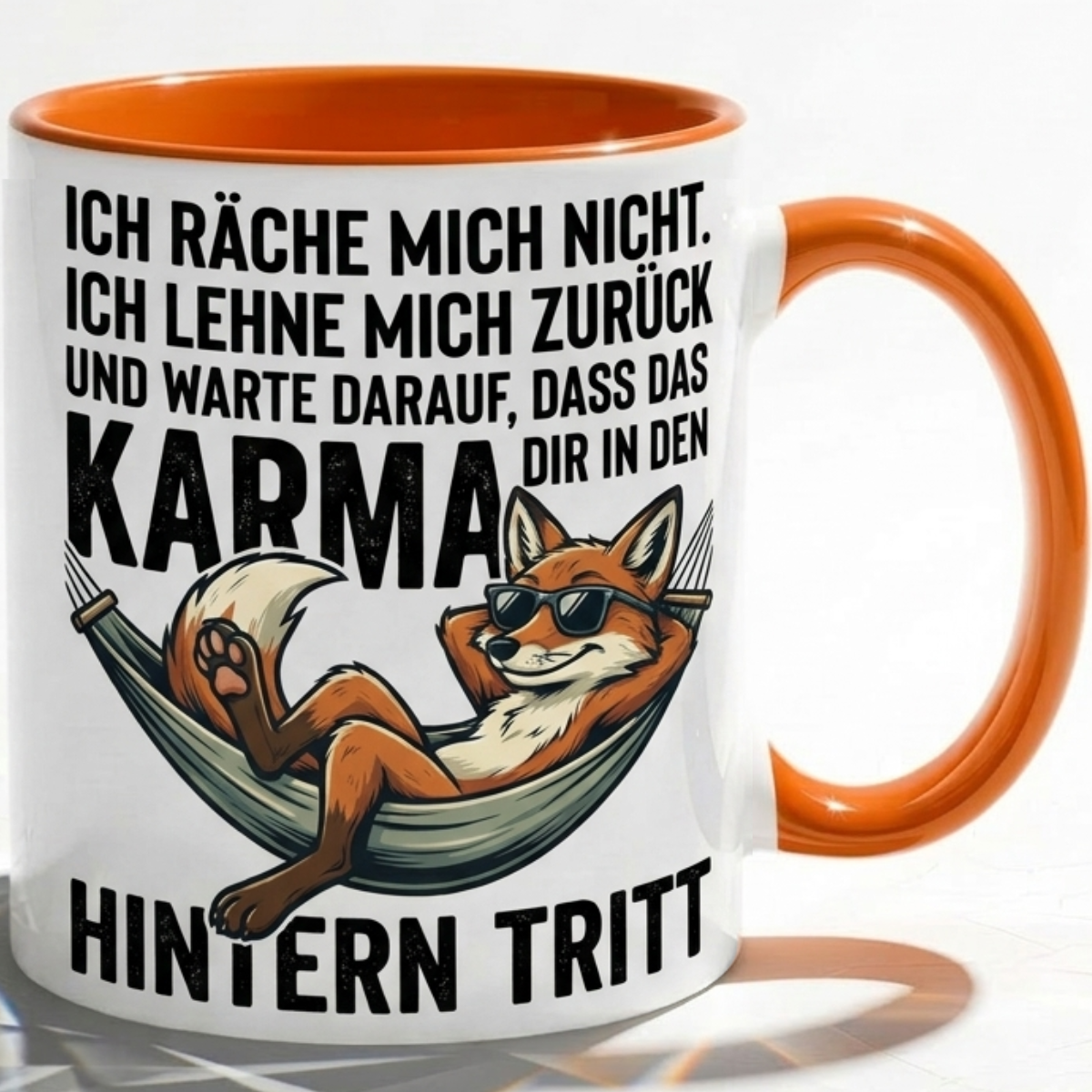Lustige Fuchs Tasse Spruch Ich räche mich nicht Karma regelt das Hintern Tritt – Witzige Kaffeetasse Büro Arbeit Job Humor Sarkasmus – Geschenk Kollegen Chef – Keramik Becher 330ml