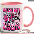 Lustige Tasse 40 Geburtstag Spruch Auch mit 40 noch ein flottes Häschen – Witziges Geschenk für Frauen Freundin Kollegin Mama Schwester – Kaffeetasse Hase – Keramik Becher 330ml