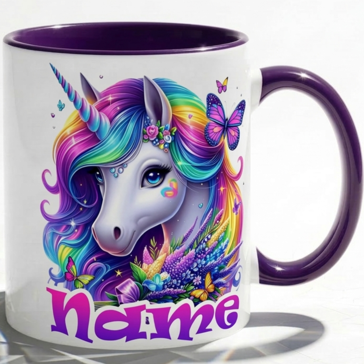 Personalisierte Einhorn Tasse mit Wunschname – Lila Keramik Becher mit Regenbogen-Mähne & Schmetterling –Kaffeebecher für Mädchen & Frauen