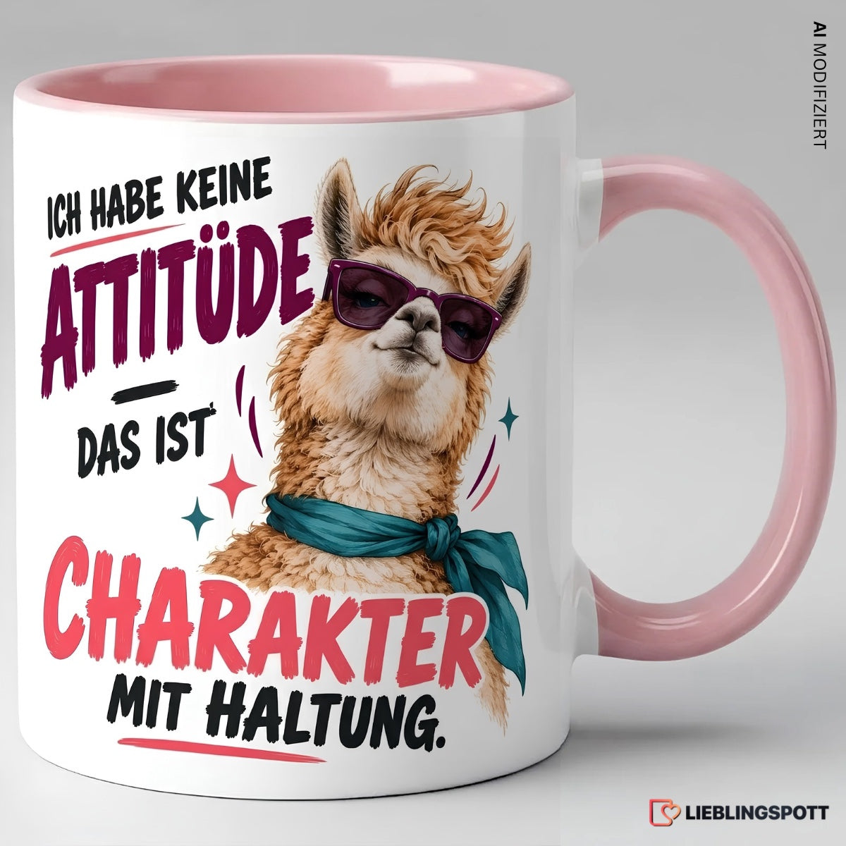 Rosa Keramiktasse mit Alpaka und Spruch Ich habe keine Attitüde – das ist Charakter mit Haltung