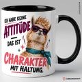 Schwarze Keramiktasse mit Alpaka und Spruch Ich habe keine Attitüde – das ist Charakter mit Haltung