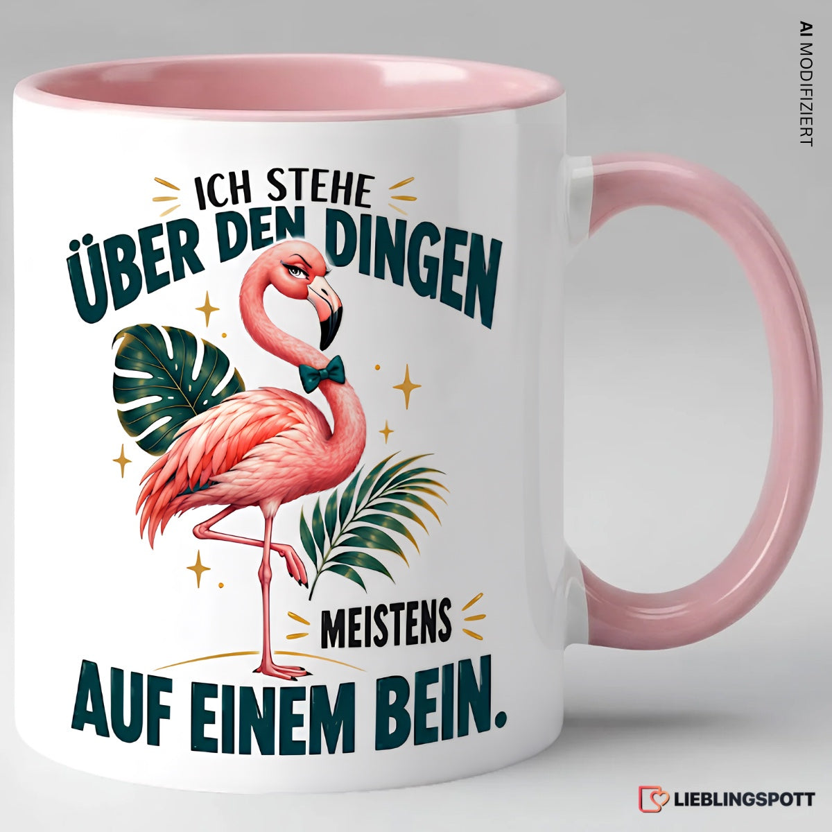 Rosa Keramiktasse mit Flamingo und Spruch Ich stehe über den Dingen meistens auf einem Bein