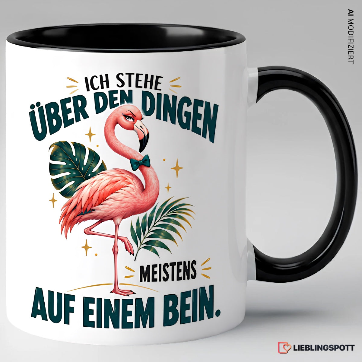 Schwarze Keramiktasse mit Flamingo und Spruch Ich stehe über den Dingen meistens auf einem Bein